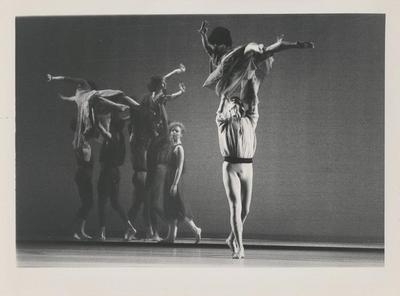 Monnaie Dance Group/Mark Morris in "L'Allegro, il Penseroso ed il Moderato," 1989