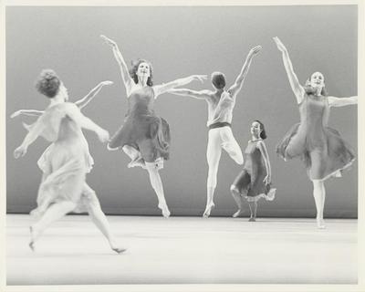 Monnaie Dance Group/Mark Morris in "L'Allegro, il Penseroso ed il Moderato," 1990