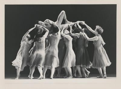 Monnaie Dance Group/Mark Morris in "L'Allegro, il Penseroso ed il Moderato," 1989