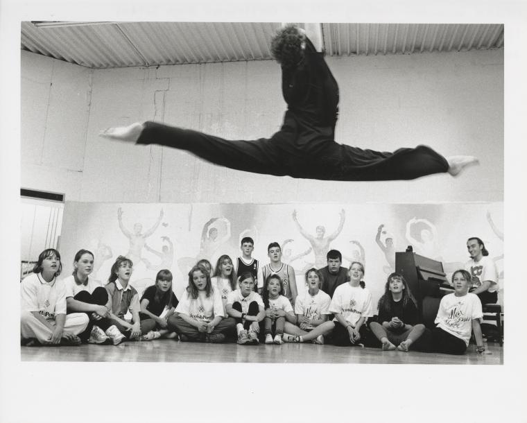 Megan Williams teaching a class for the Edinburgh International Festival Outreach Project, 1994