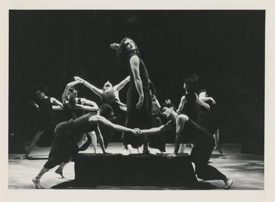 Mark Morris and Monnaie Dance Group/Mark Morris in the premiere performance run of "Dido and Aeneas," 1989