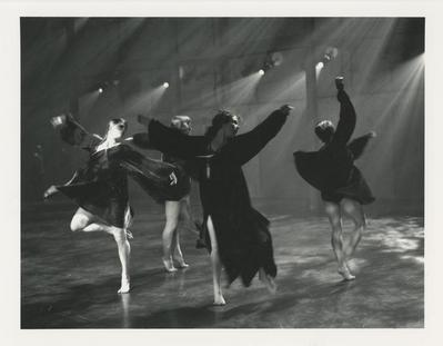 MM0101_FallingDownStairs_1994_JPDF_09