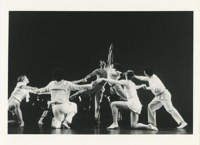 MM0101_DancingHoneymoon_C1999_01