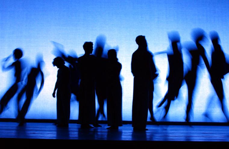 The company in "V," 2001