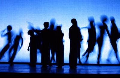 The company in "V," 2001