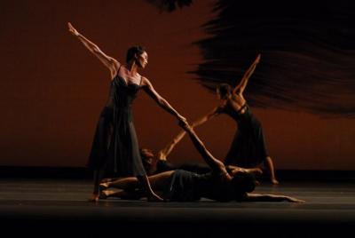 Maile Okamura and Michelle Yard (in foreground) and Amber Merkens and Rita Donahue (in background) in "Eleven" from "Mozart Dances," 2006