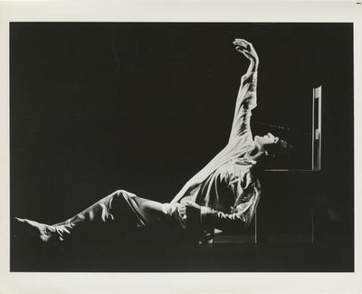 Mark Morris in "Ten Suggestions," 1988